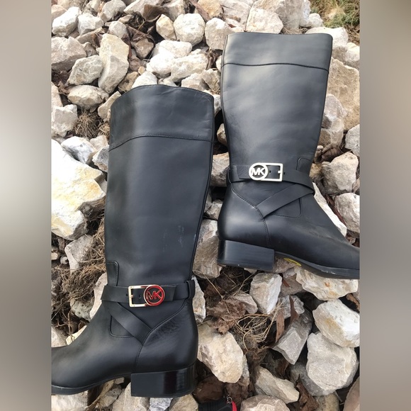 NWT, Michael Kors black boots. Size:9 / Length 15” w/ code no. SH18G - Picture 16 of 16